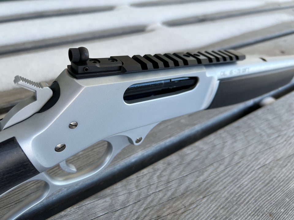 Picatinny Rail with Integrated Peep